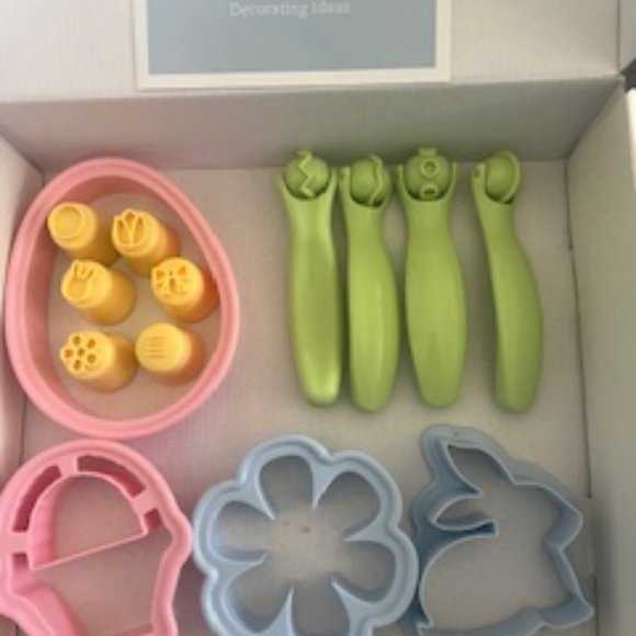 Williams Sonoma - Easter Cookie Cutters - Stamp & Style Set - Picture 7 of 8
